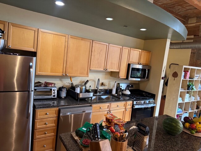 Great kitchen area - 2300 W Wabansia Ave