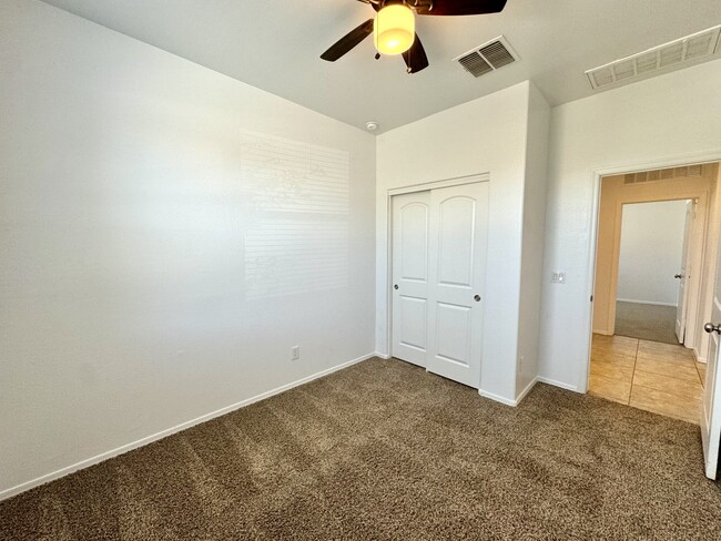 Building Photo - 17875 N Pietra Rd