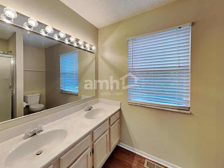 Building Photo - 3014 Riat Run Rd