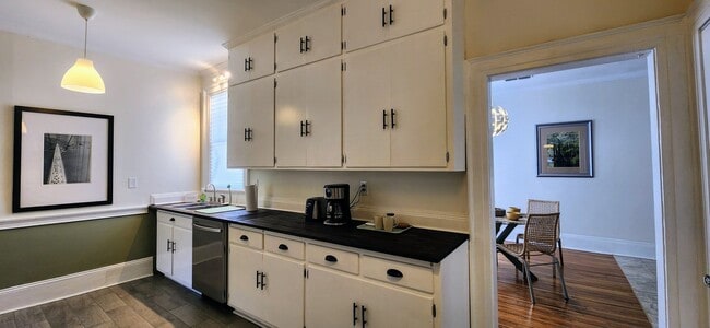 Building Photo - 3135 Montezuma Rd