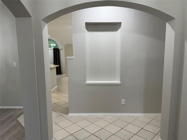 Building Photo - 10810 Camelot Dr