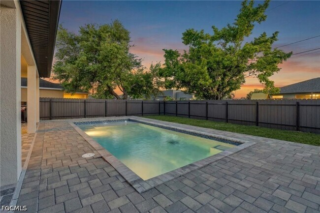 Building Photo - 118 NW 2nd Ave