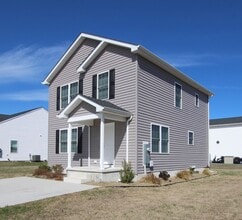 Building Photo - Modern Home for Immediate Occupancy – Avai...