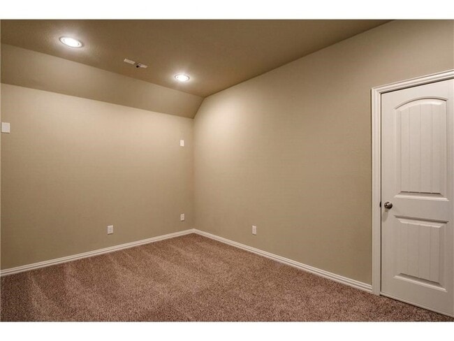 Building Photo - 10671 Villanova Dr