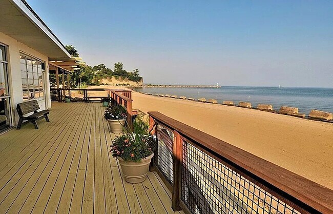 Building Photo - 852 Beach Rd