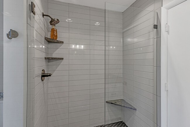 Building Photo - 678 Timber Ln