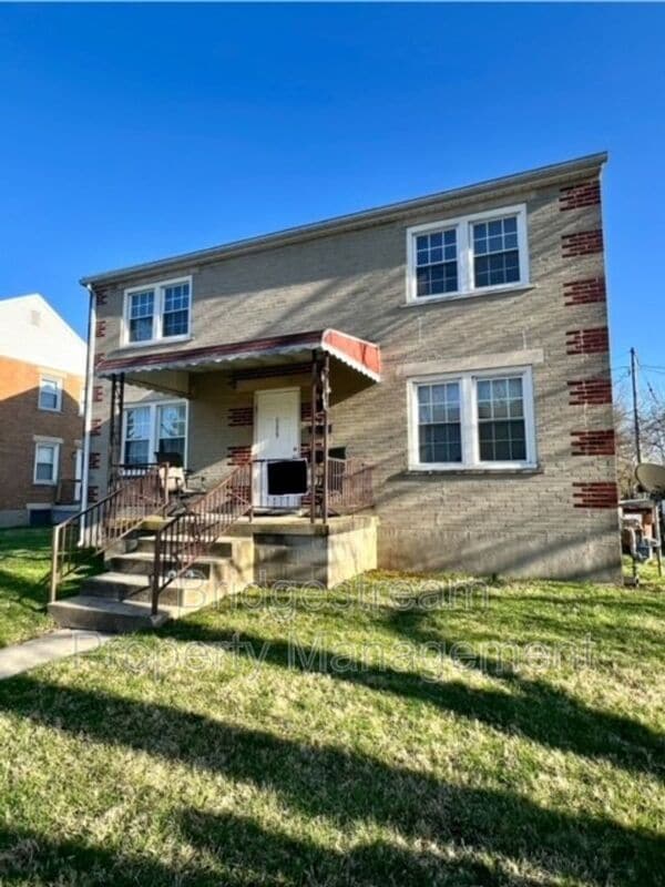 Building Photo - 698 Smith Ave