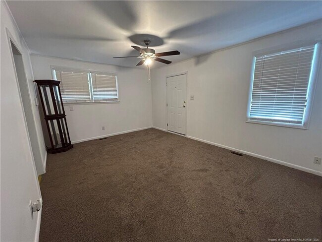 Building Photo - 503 E 6th Ave