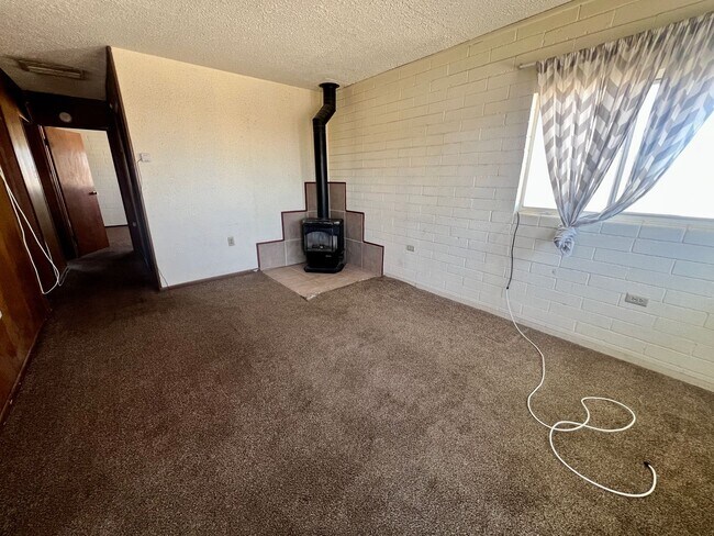 Building Photo - 73817 Crestview Dr