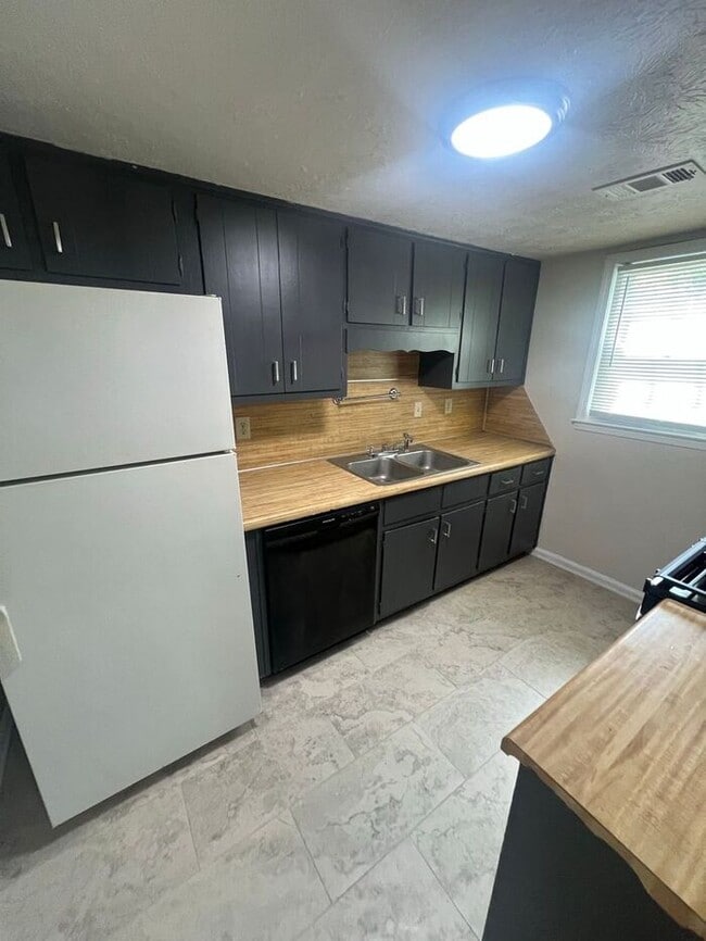 Building Photo - !!!WARNING: AVOID SCAMS CONFIRM RENTAL AT ...