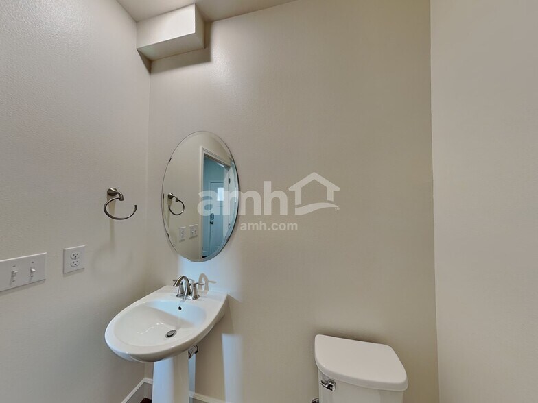 Building Photo - 10309 21st Pl SE