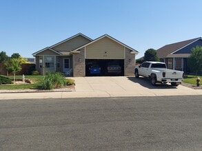 Building Photo - 4019 Maverick Ln