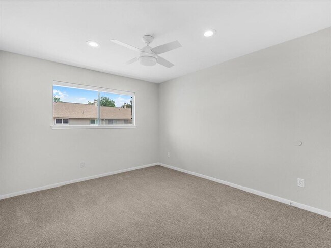 Building Photo - 727 Bunker Hill Rd