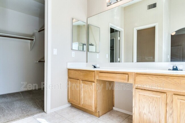 Building Photo - 6053 E Sierra Morena St