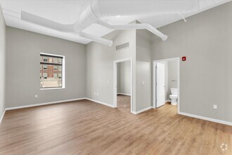 Building Photo - LUXURY 1 BED APT. IN DOWNTOWN CHAMPAIGN - ...