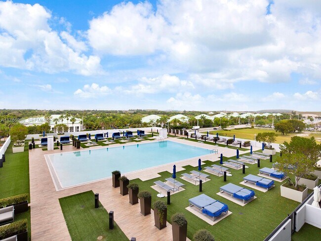 Building Photo - 5300 Paseo Blvd