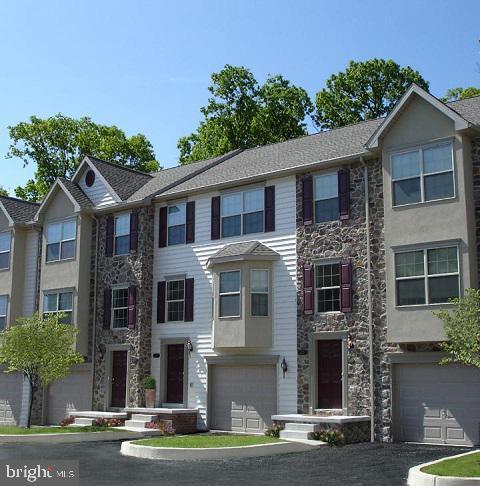 Building Photo - 5 Shady Tree Ct