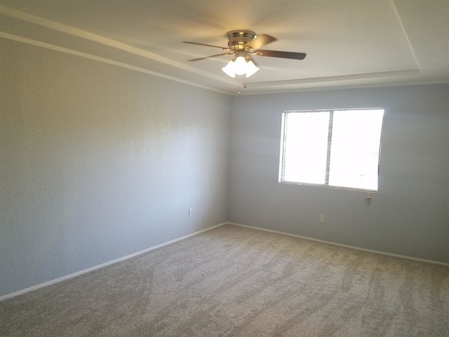 Building Photo - 1013 S Sunshine Ave