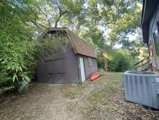 Building Photo - NEW ON MARKET /// RIVER FRONT CABIN AVAILABLE!!