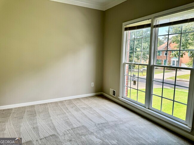 Building Photo - 1770 Highland Oaks Way NE