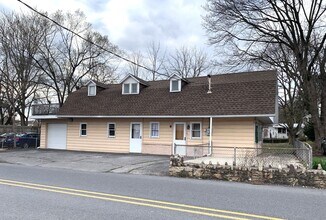 Building Photo - Charming single-family home just a short walk from Shippensburg University!