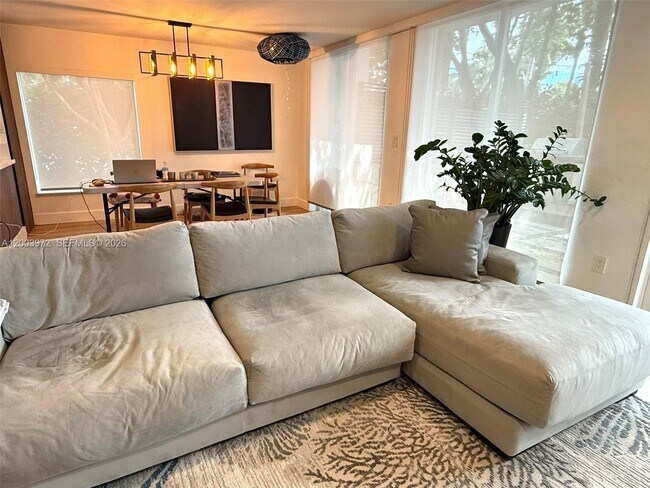 Building Photo - 6420 NW 109th Ave