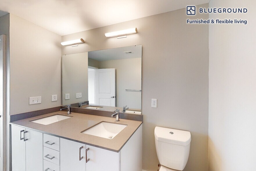 Building Photo - 555 President St