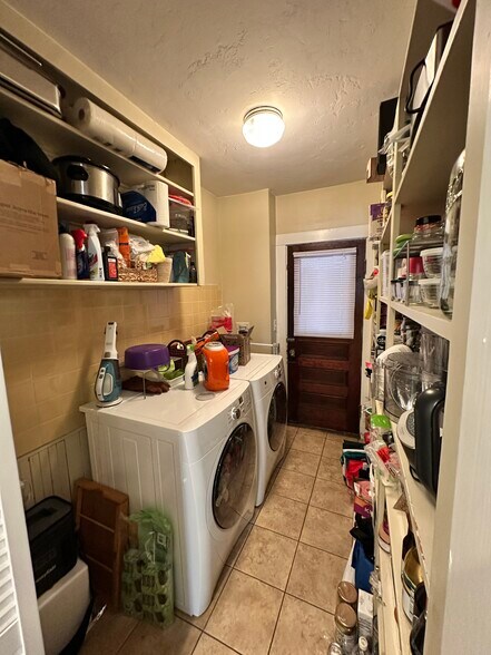 Laundry/Pantry - 9 Parkwood Ter