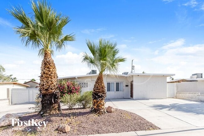 Primary Photo - 1692 Capistrano Ave