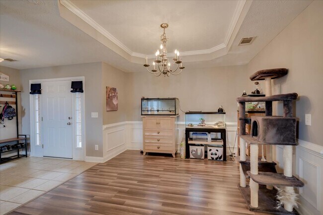 Building Photo - 3 Bedroom/2 Bathroom Home with Deck, Garage, and Fenced Backyard less than 3 Miles from Ft. Gordon