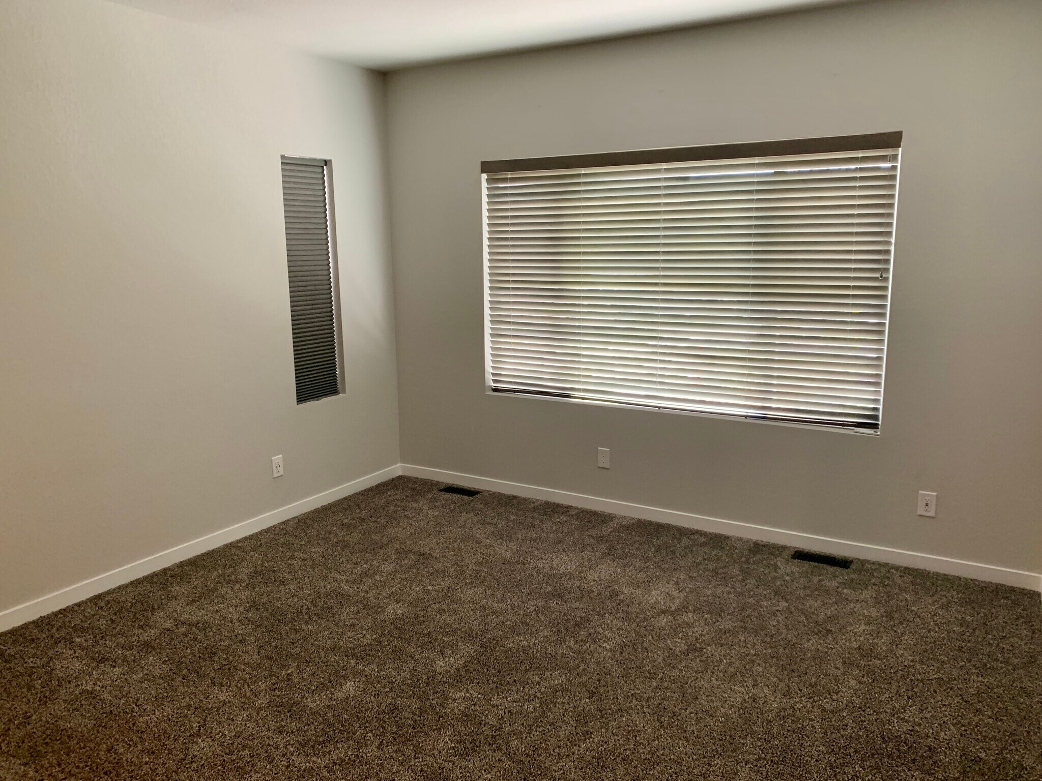 Building Photo - 6461 Vistancia Ave