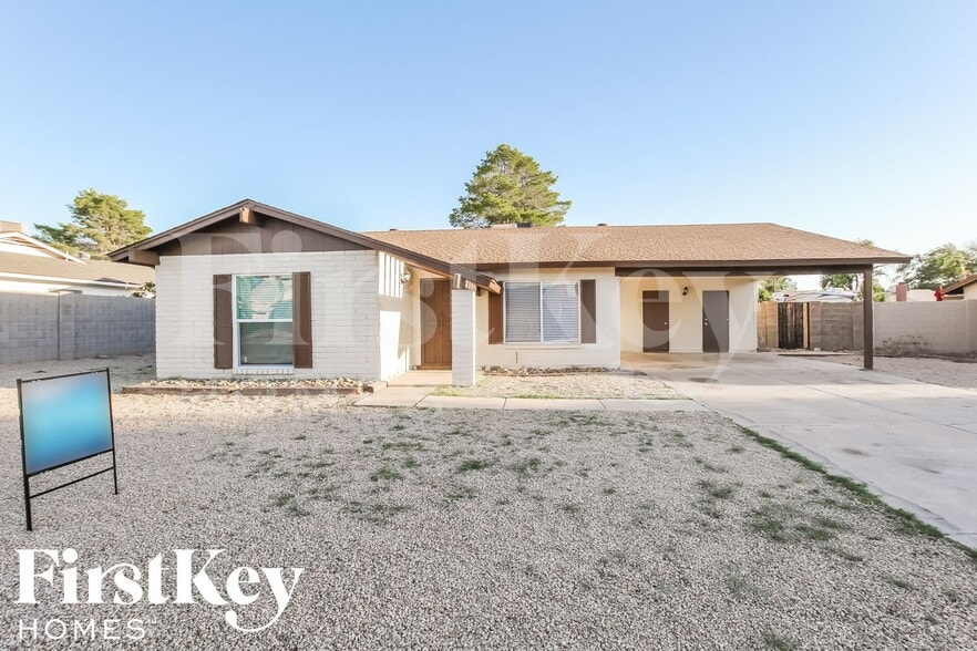 Building Photo - 1327 W Kerry Ln