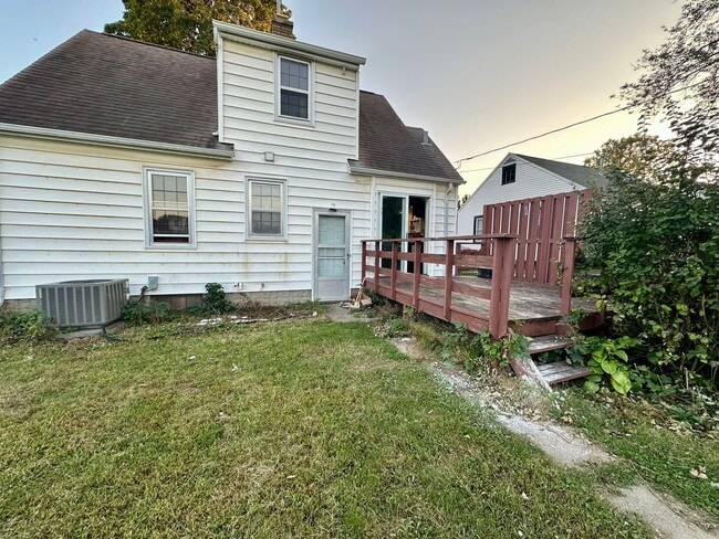 Building Photo - 4 Bed, 1.5 Bath Home for Rent in Waterloo ...