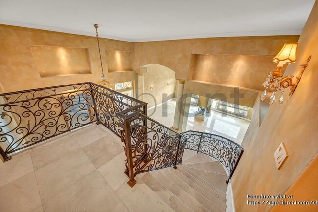 Building Photo - 20 Sierra Vista