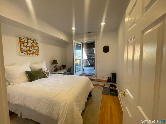 Building Photo - 345 Greenwich Ave