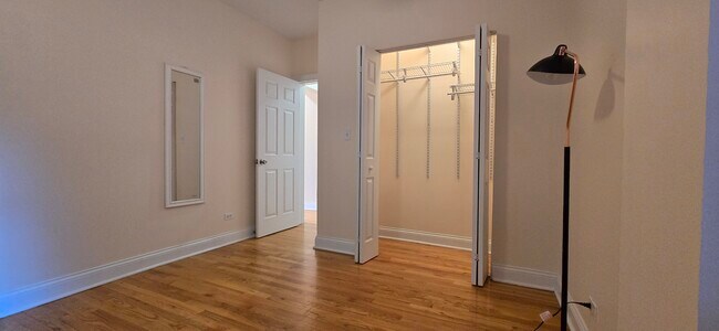 Building Photo - 6812 N Wayne Ave