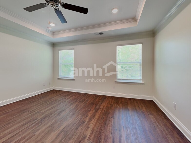 Building Photo - 617 Rivermist Dr