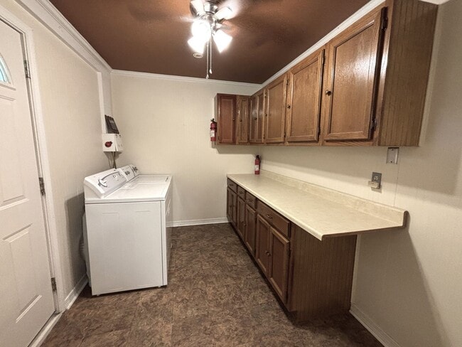 Building Photo - GREAT STARTER HOME IN CENTRAL BOSSIER