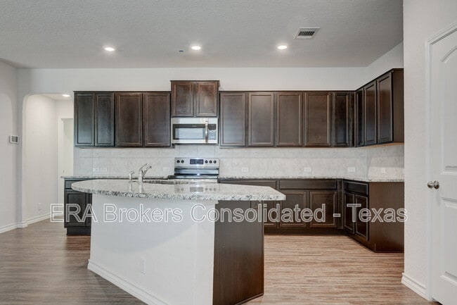 Building Photo - 121 Little Wichita