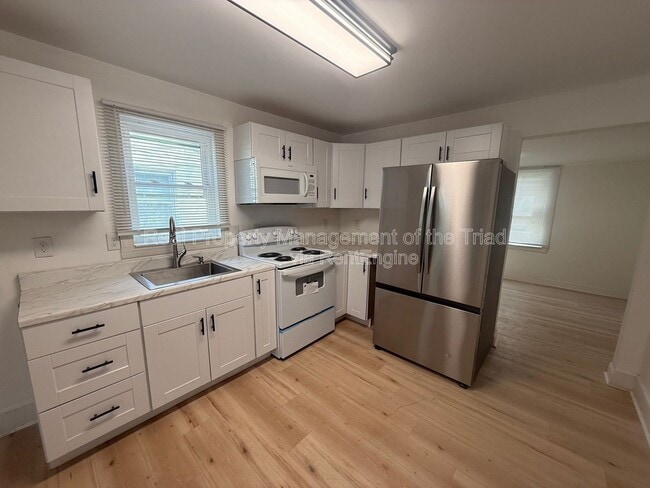 Building Photo - 1604 Textile Dr