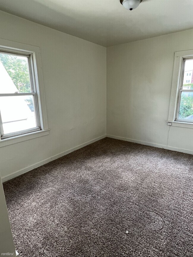 Building Photo - 4 br, 2 bath House - 414 Woodlawn Street S...