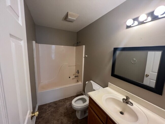 Building Photo - 4334 Eileen St