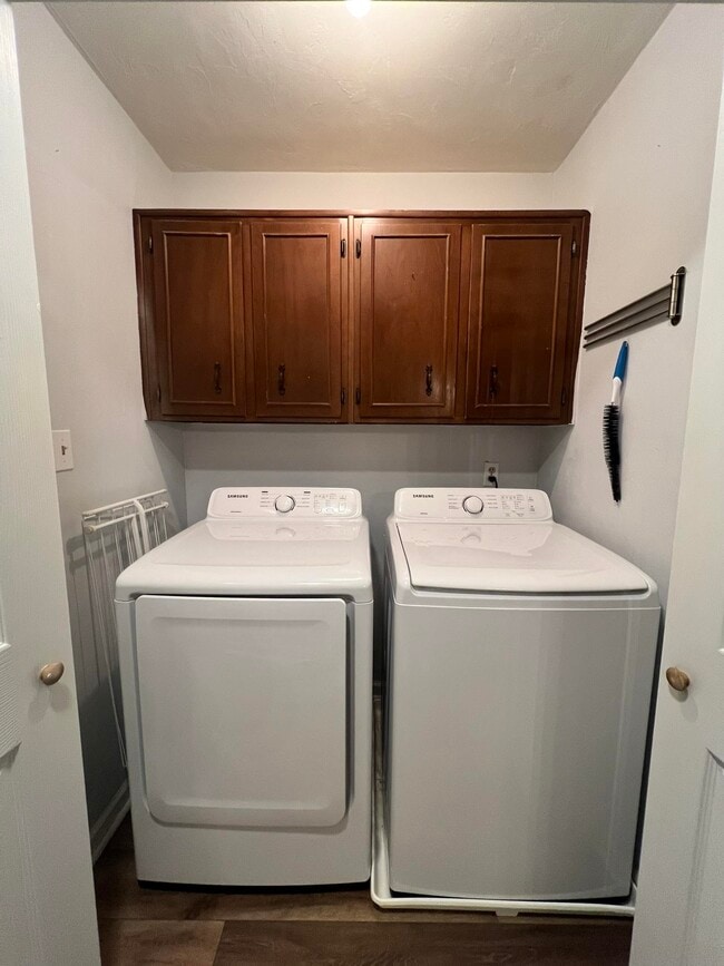 Building Photo - 1000 Holland Dr