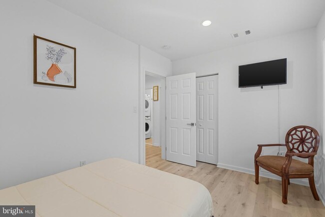 Building Photo - 5206 Gilpin Dr