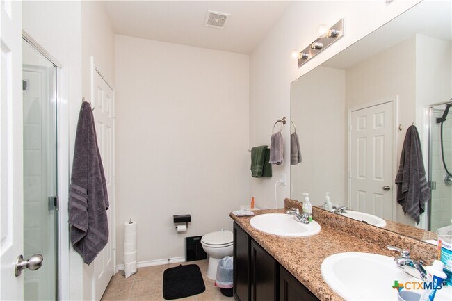 Building Photo - 303 Gemini Ln