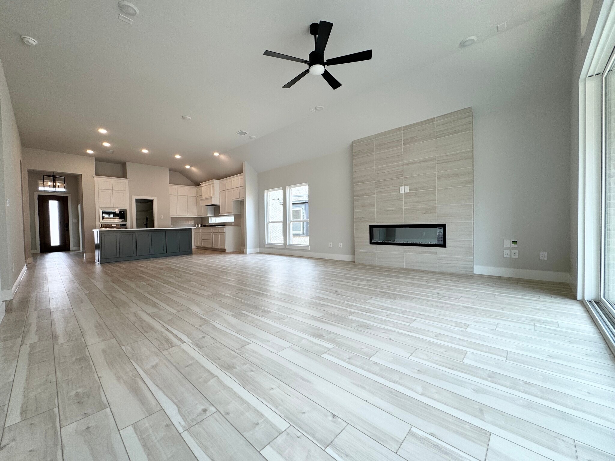 Building Photo - 6113 Tahoe Winds Dr