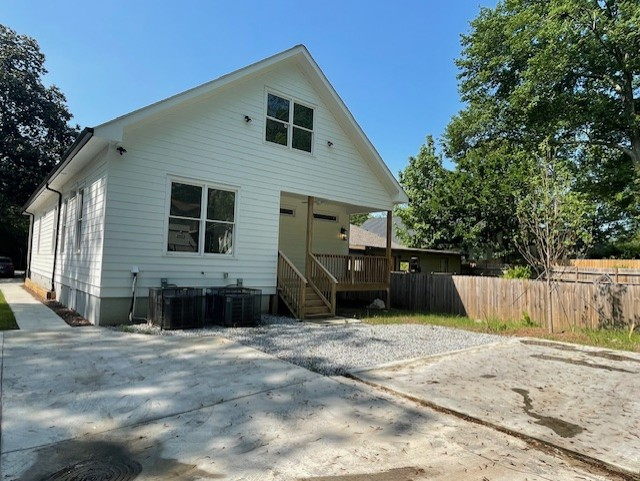 Building Photo - Room in House on Dill Ave SW