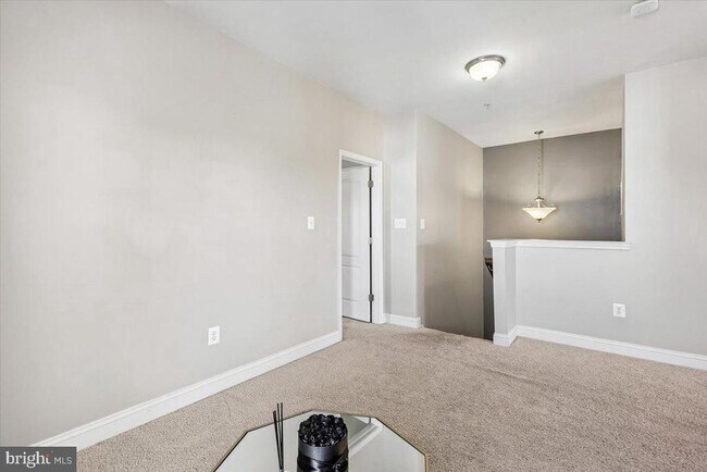 Building Photo - 402 Orchard Ridge Dr
