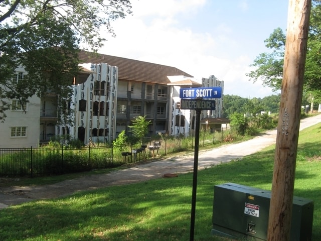 Crown Pointe Condominiums - 25 Grand Lake Dr Afton OK 74331 | Apartment