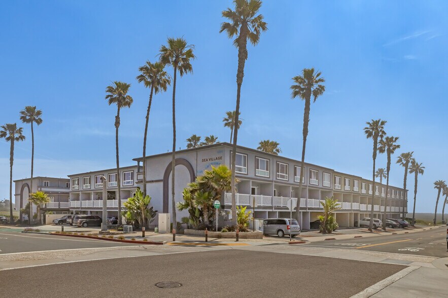 Building Photo - 1111 Seacoast Dr